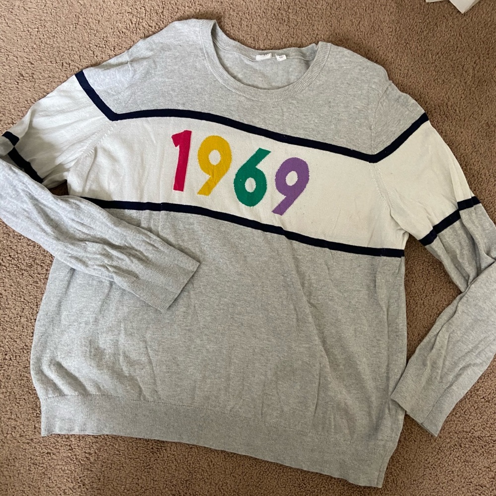 Women’s Gap Sweater